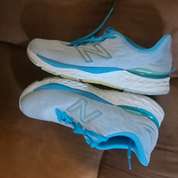 New Balance size 9 Fresh Foam - Picture 6 of 9
